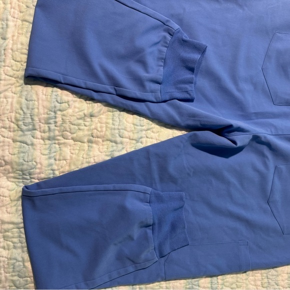 Blue Scrub Top and Bottom Set Size Small - Picture 9 of 9